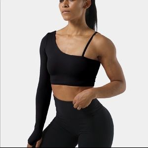 Asymmetric Sleeve Adjustable Strap Cropped Sports Top *1
Black size small